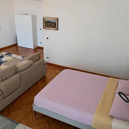 Sanremo Central Rooms Homestay *