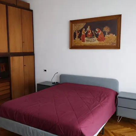 Sanremo Central Rooms ホームステイ