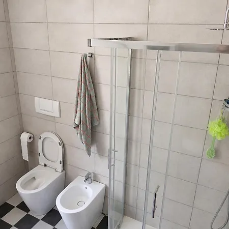 Sanremo Central Rooms Homestay *