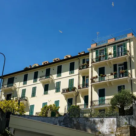 Homestay Sanremo Central Rooms *